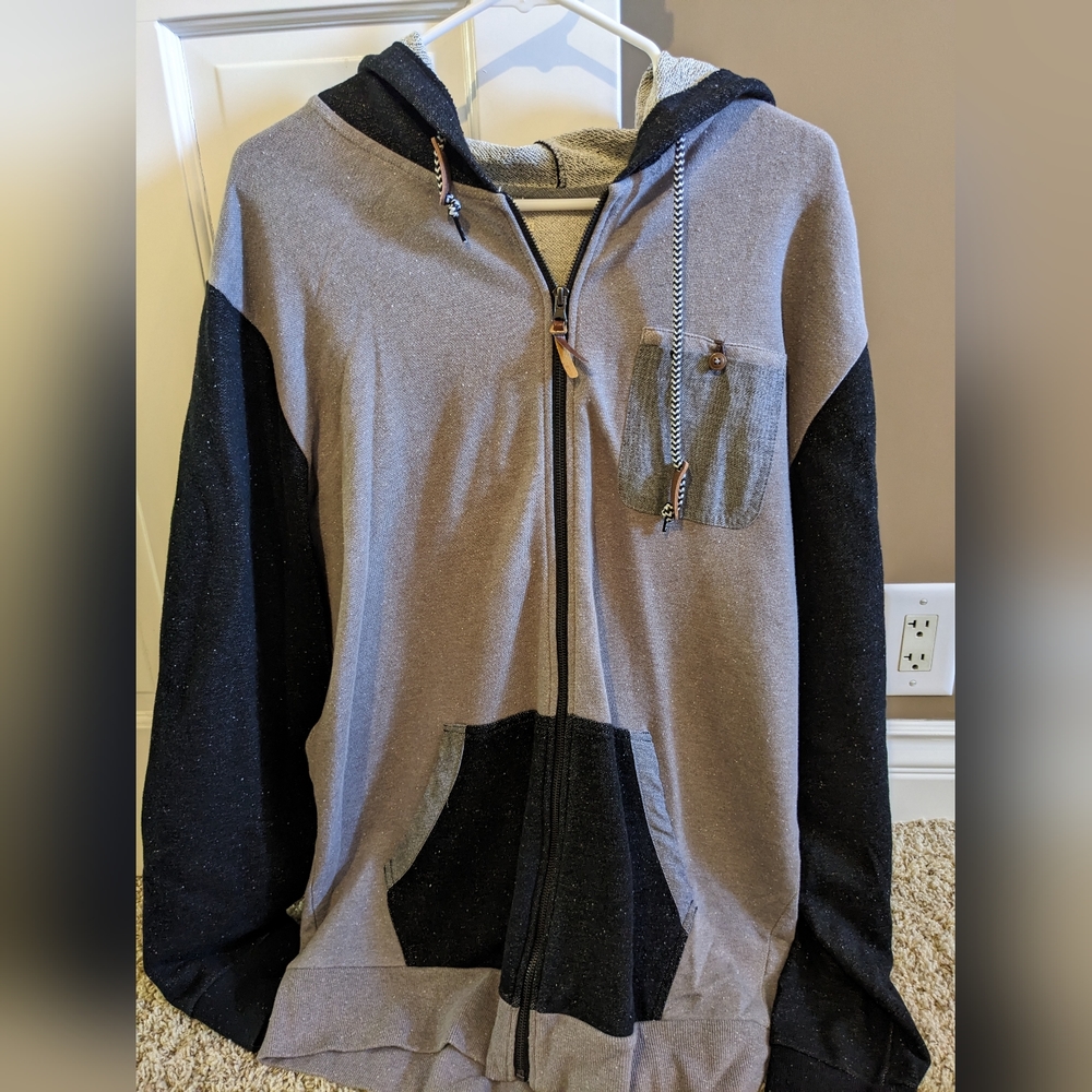 Men's XL O'Neill hooded sweatshirt in two-tone grey and black.